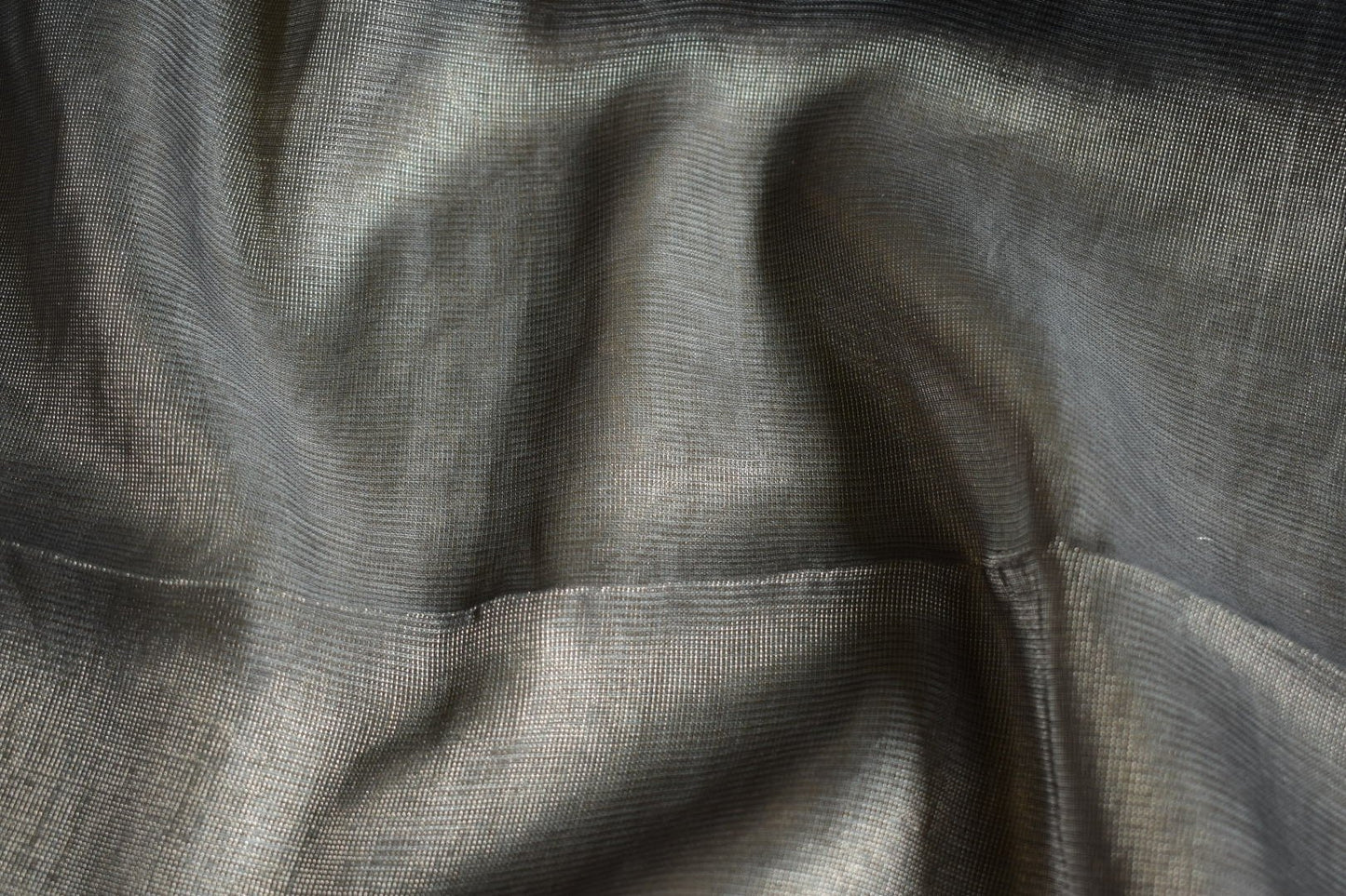 Shyaamalika – Grey Tissue Saree with Bandhani Weave & Thread Embroidery