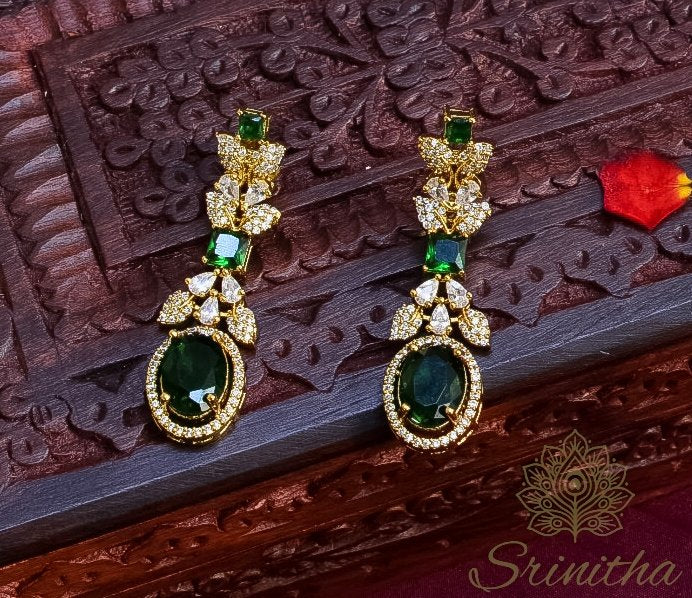 Marakata Līlā Set – Emerald Green AD Necklace with Matching Earrings