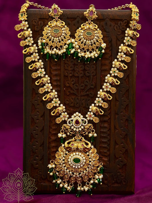 Ratna Gaja Set – Temple Gaja-Motif Necklace with Green Accents and Matching Earrings