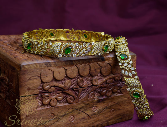 Vanalatā – Emerald Leafwork Bangles