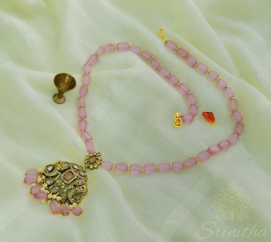 Mādhava – Rose Pink Beaded Kundan Pendant Necklace