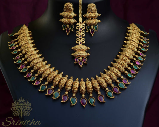 Saubhāgya Set – Matte Temple Necklace with Forehead Ornament and Earrings
