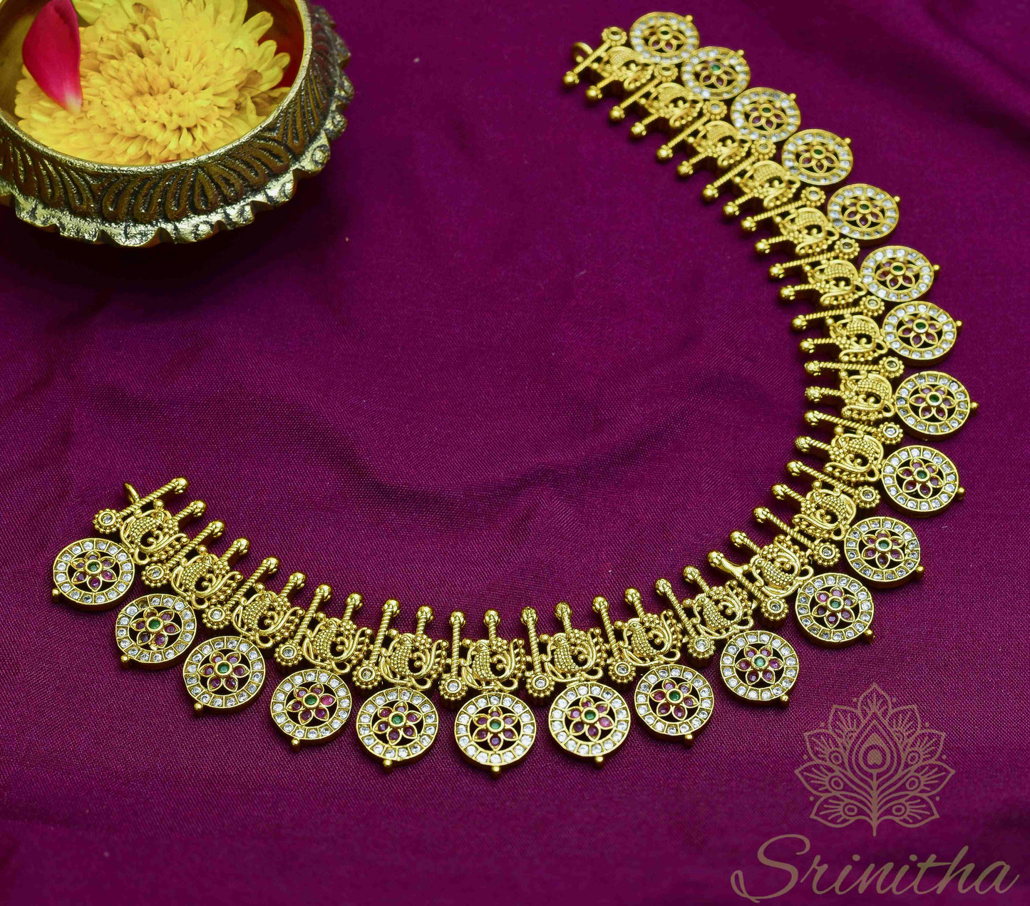 Kumārikā Set – Short Antique Choker with Medallion Drops
