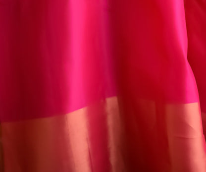Tāmrashree – Pure Uppada Handloom Silk in Bottle Green with Pink Pallu