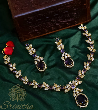 Marakata Līlā Violeta Set – Violet Square-Stone AD Necklace with Matching Earrings