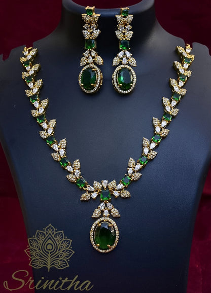 Marakata Līlā Set – Emerald Green AD Necklace with Matching Earrings